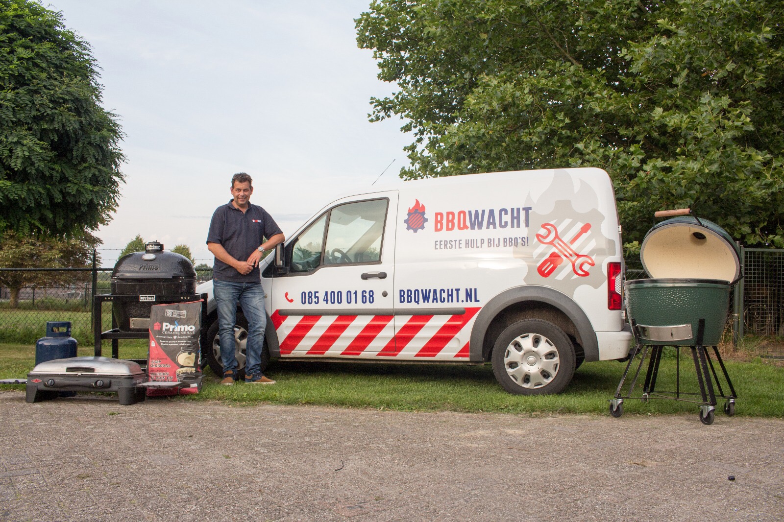 BBQWacht Onderhoud van houtskool en gasbarbecues!